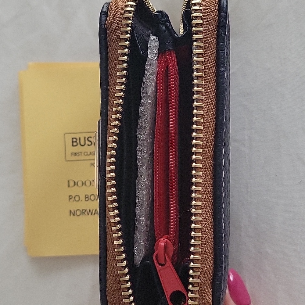 Dooney & Bourke Pebble Grain Zip Around Credit Card Case Dark Blue Leather . NWT - Picture 8 of 9
